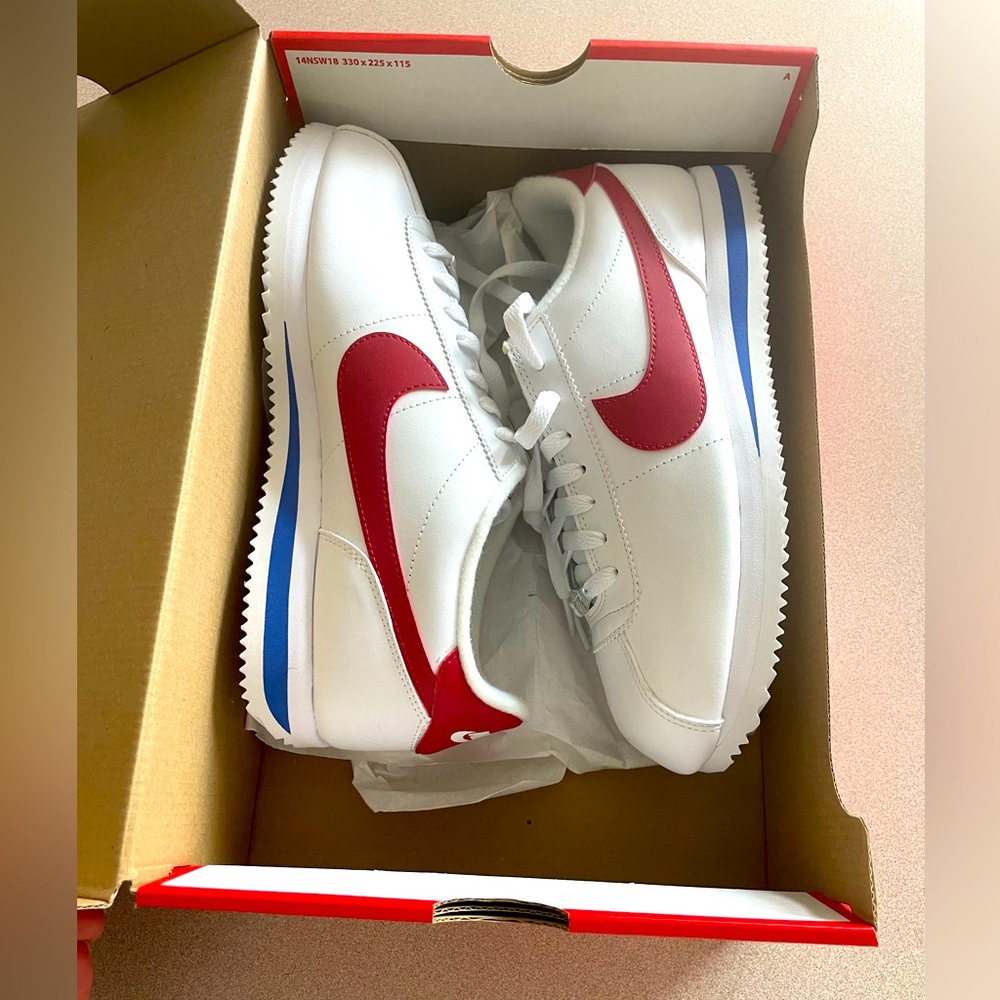 NIKE CORTEZ LEATHER limited edition (forest gump) men’s size 9 shoe. Never worn